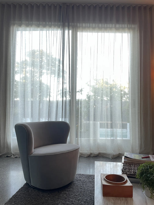 Kennedy Swivel Occassional Chair Blue Velvet Soren liv