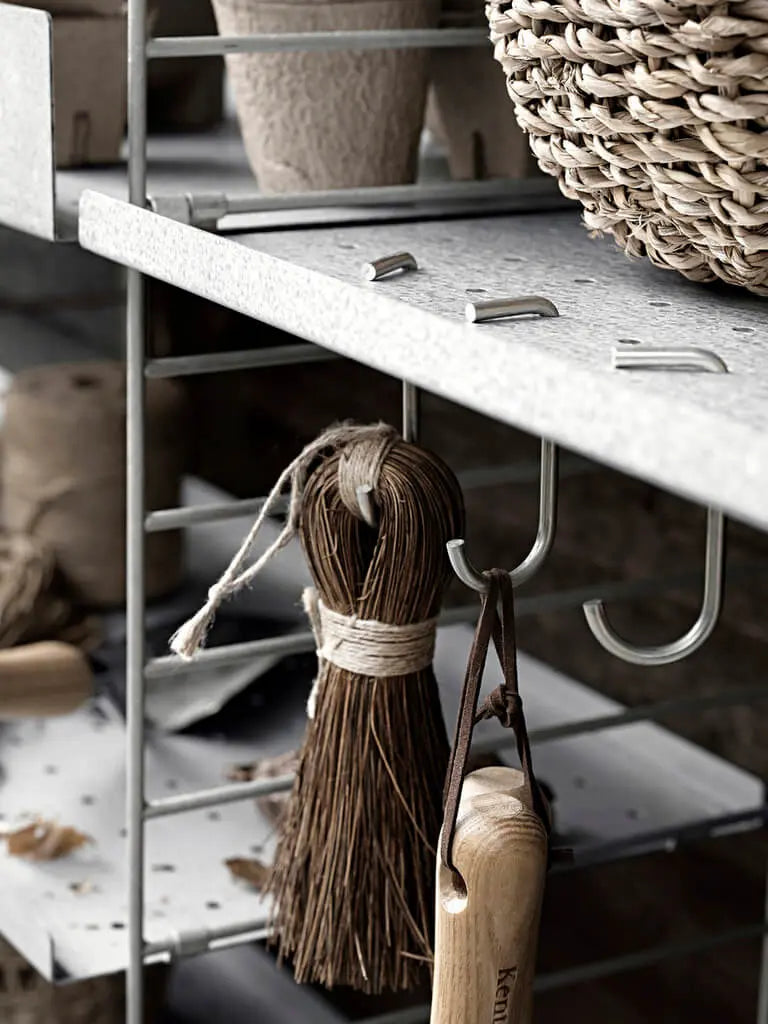 String-Hooks J String