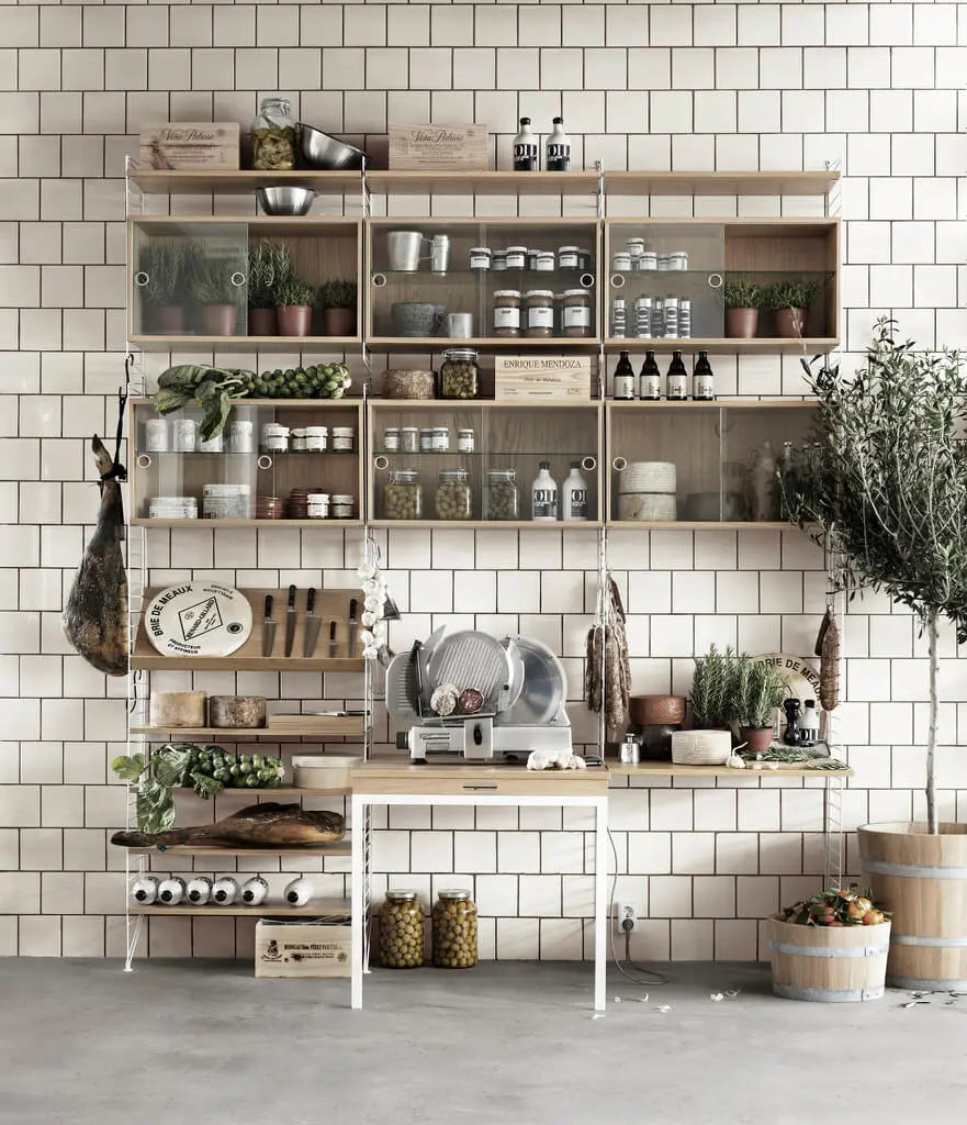 String-Display Cabinet - Bob & Friends